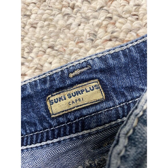 31 Silver Suki Surplus Distressed Capris - Picture 5 of 6